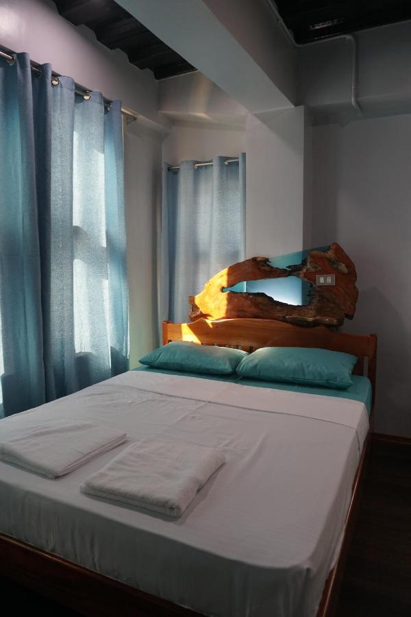 L Cafe Restobar & Lyn'S Guest House San Juan  Dış mekan fotoğraf