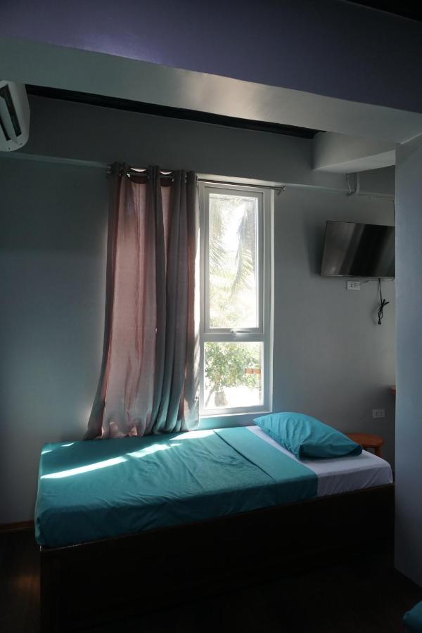L Cafe Restobar & Lyn'S Guest House San Juan  Dış mekan fotoğraf