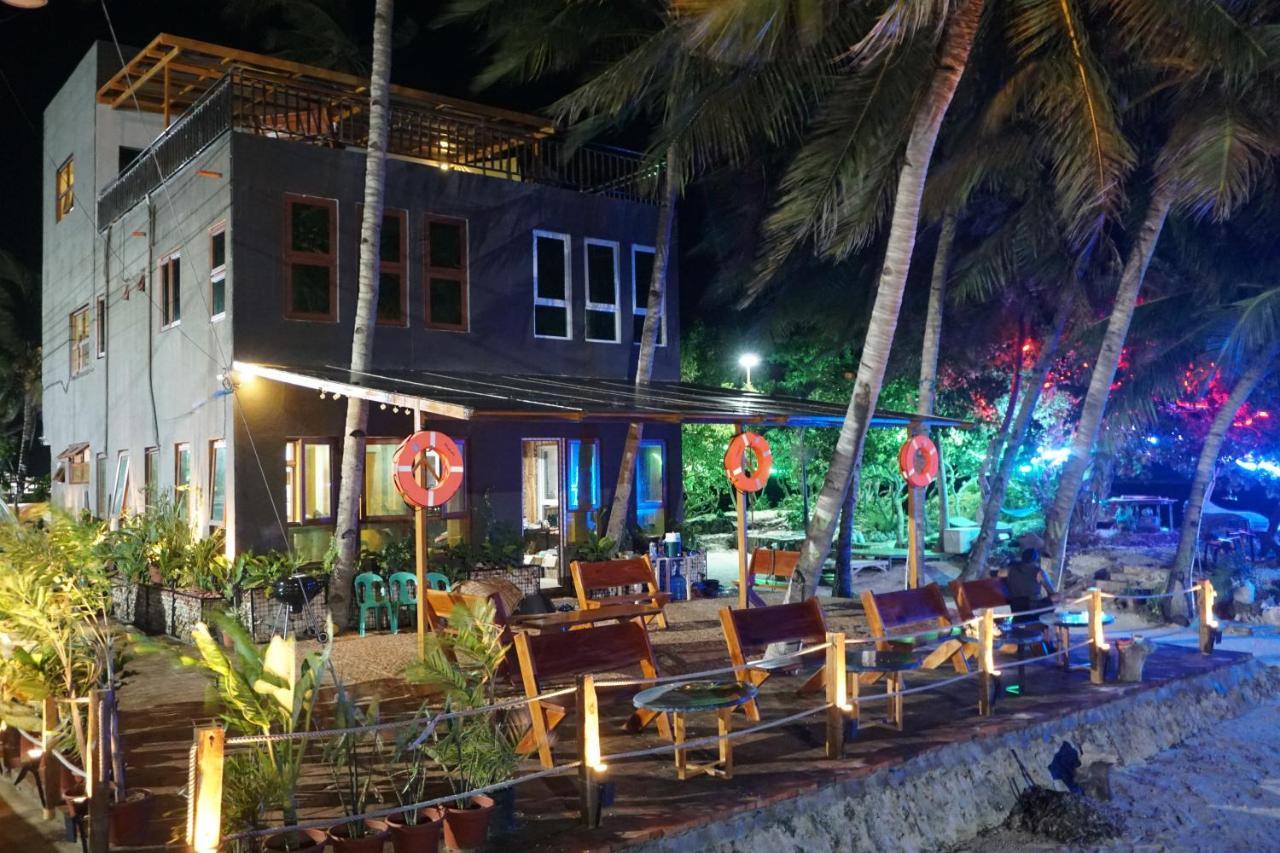 L Cafe Restobar & Lyn'S Guest House San Juan  Dış mekan fotoğraf